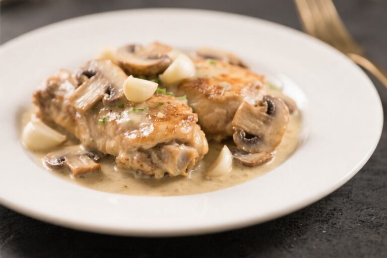 Creamy Mushroom Garlic Chicken Thighs – A Cozy Skillet Dinner